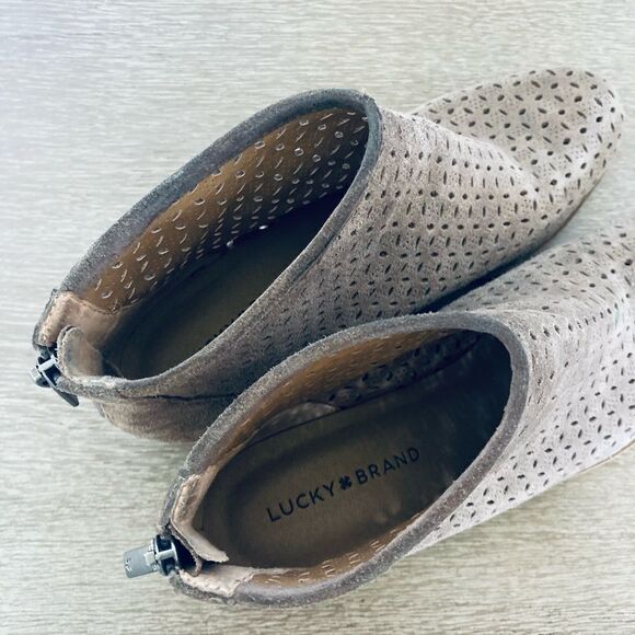 Lucky Brand Suede Leather Taupe Laser Cutout Ankle Boots 9 - Picture 6 of 7